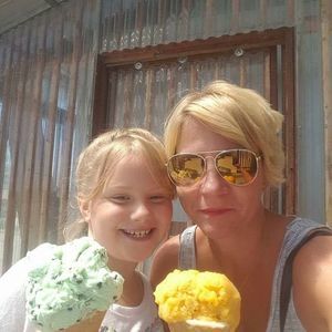 Meet your Posher, Lorrie